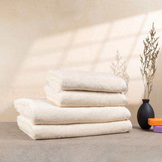 Handtücher Set Beige mit 2 Duschtüchern und 2 Handtüchern – luxuriös, weich und saugstark für Bad und Sauna.
